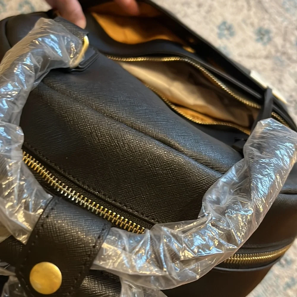 NWT JW Hulme Emma Convertible Black Leather Backpack - Picture 14 of 16